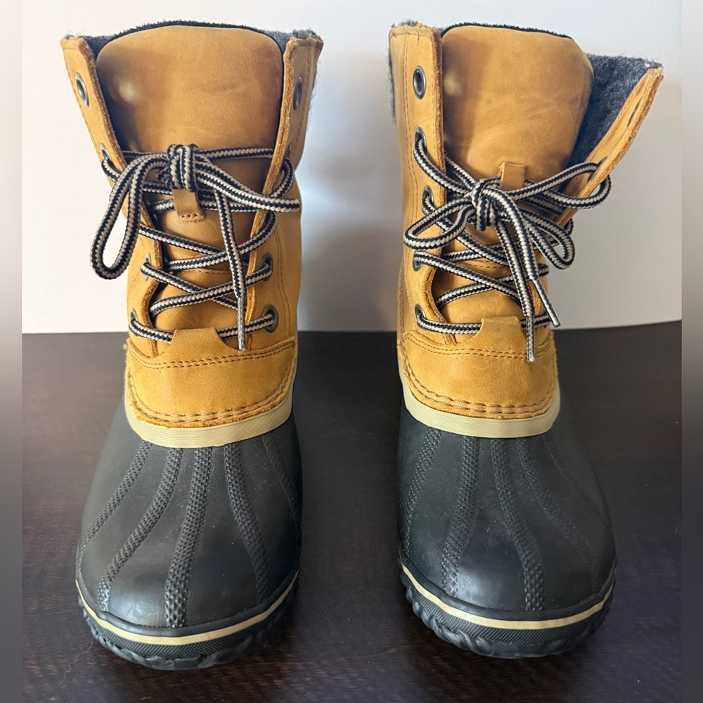 Sorel Slimpack II Lace-up winter boots Women’s size 9.5